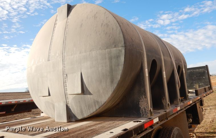 image for item DE2508 1980 Fontaine flatbed trailer with nurse tank