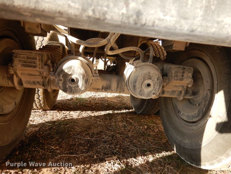 image for item DE2508 1980 Fontaine flatbed trailer with nurse tank