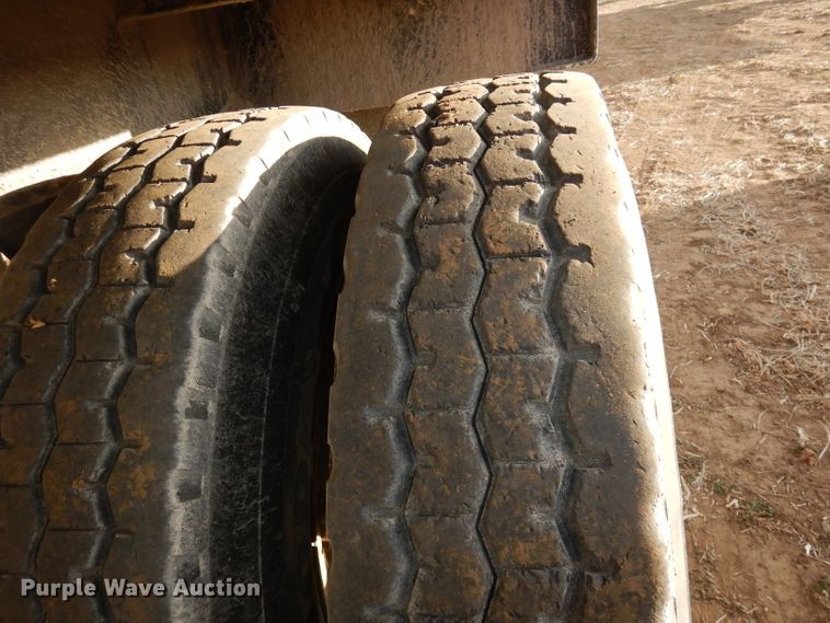 image for item DE2508 1980 Fontaine flatbed trailer with nurse tank