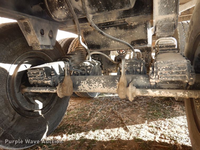 image for item DE2508 1980 Fontaine flatbed trailer with nurse tank