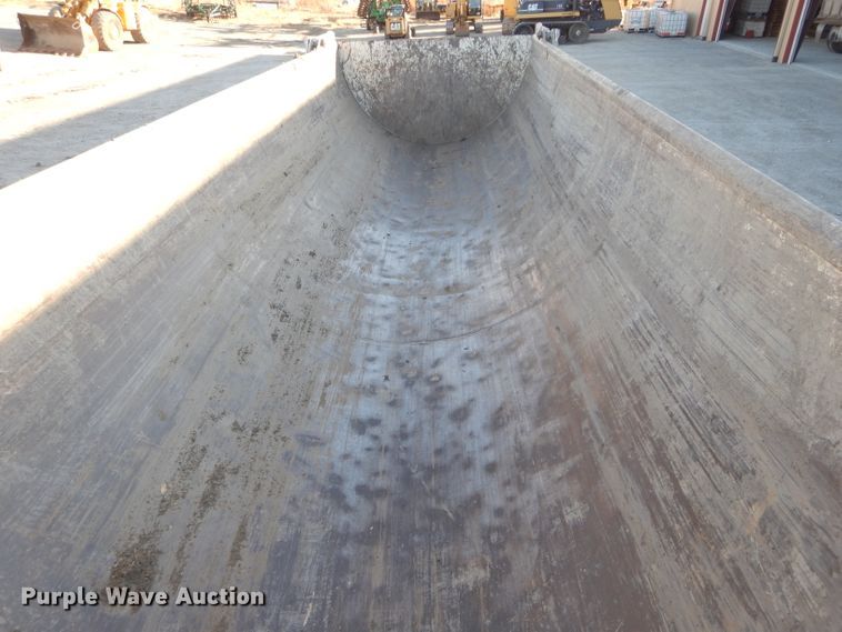 image for item DE2509 2002 CPS TSTD32 end dump trailer