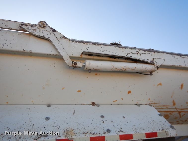 image for item DE2509 2002 CPS TSTD32 end dump trailer
