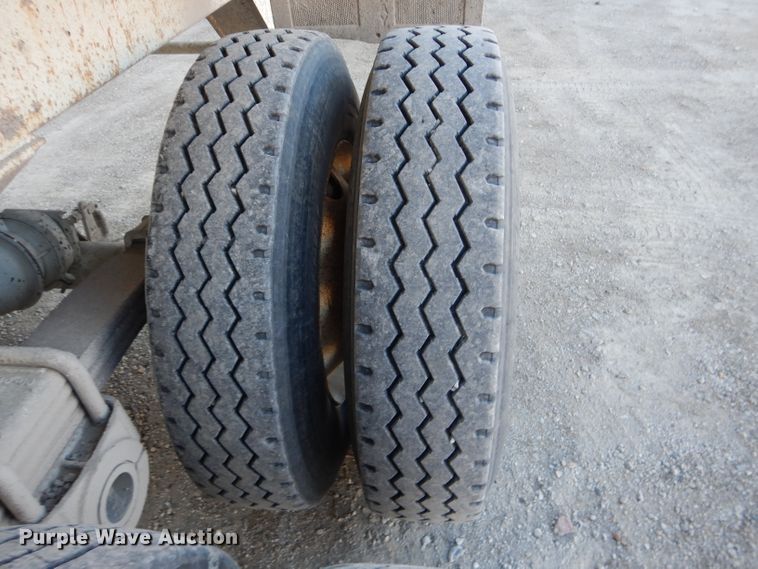 image for item DE2509 2002 CPS TSTD32 end dump trailer