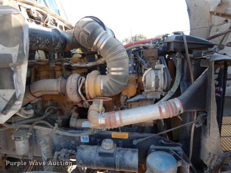 image for item DE2510 1997 Kenworth T800  semi truck