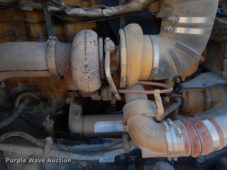 image for item DE2510 1997 Kenworth T800  semi truck