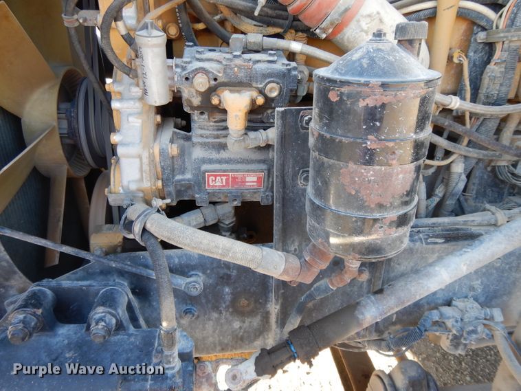 image for item DE2510 1997 Kenworth T800  semi truck