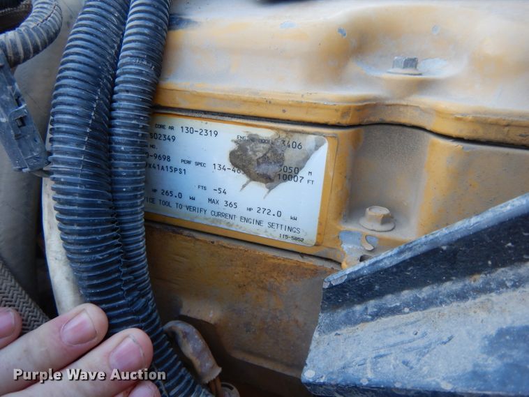 image for item DE2510 1997 Kenworth T800  semi truck