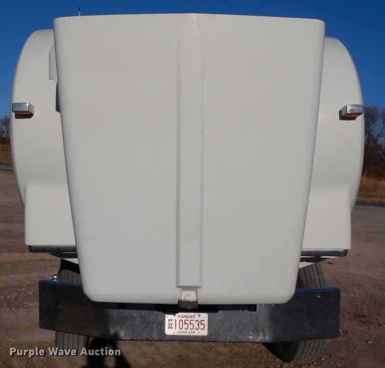 image for item DE2510 1997 Kenworth T800  semi truck