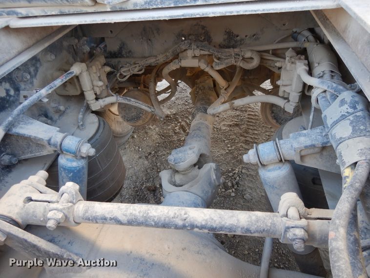 image for item DE2510 1997 Kenworth T800  semi truck