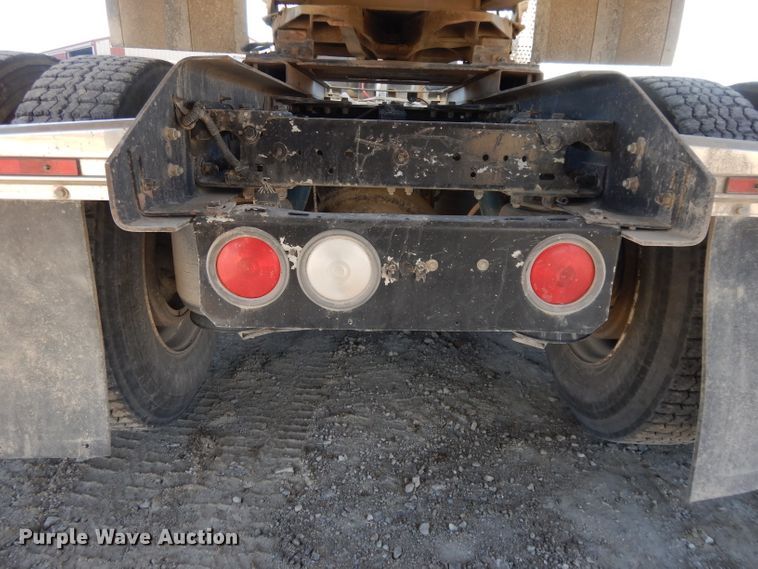 image for item DE2510 1997 Kenworth T800  semi truck