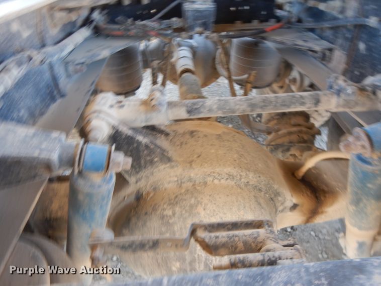 image for item DE2510 1997 Kenworth T800  semi truck