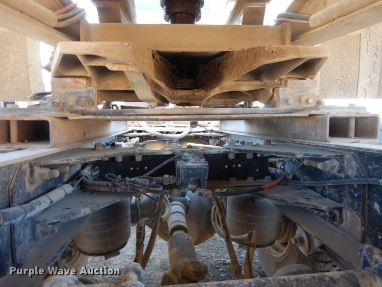 image for item DE2510 1997 Kenworth T800  semi truck