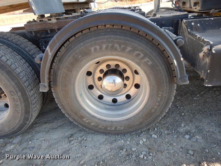 image for item DE2510 1997 Kenworth T800  semi truck