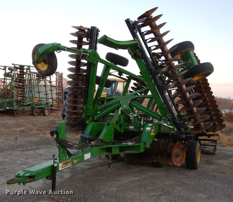 image for item DE2511 2013 John Deere 2623VT vertical tillage