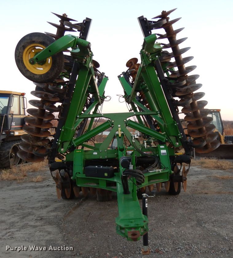image for item DE2511 2013 John Deere 2623VT vertical tillage