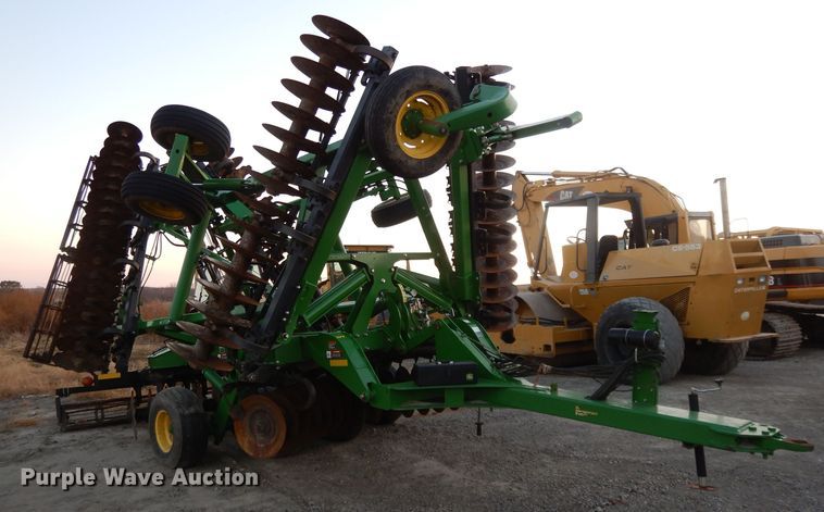 image for item DE2511 2013 John Deere 2623VT vertical tillage