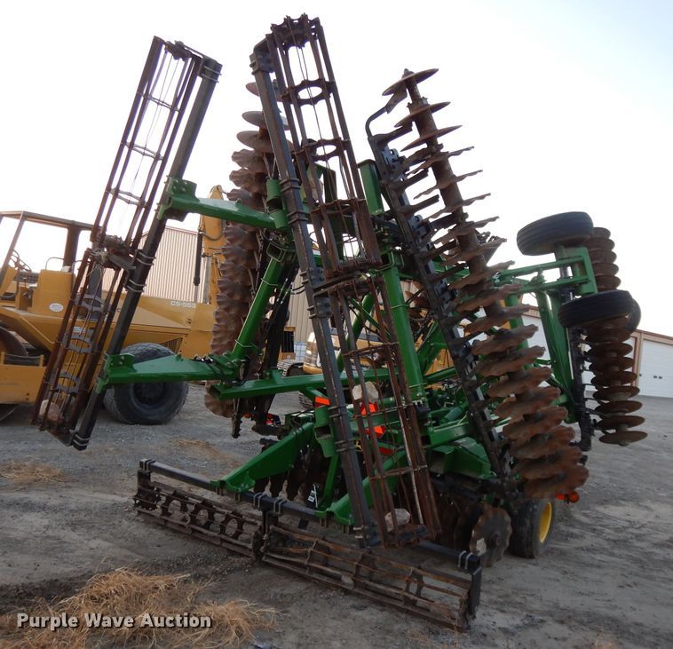 image for item DE2511 2013 John Deere 2623VT vertical tillage