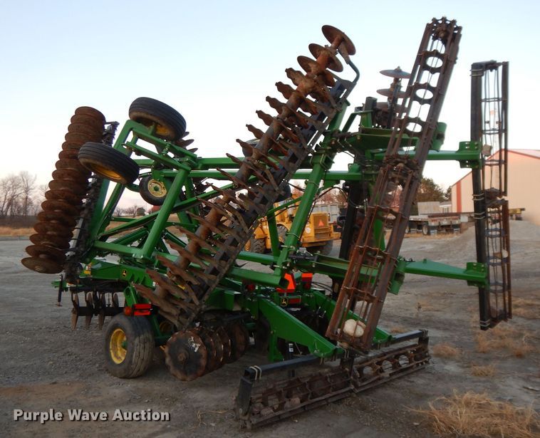 image for item DE2511 2013 John Deere 2623VT vertical tillage