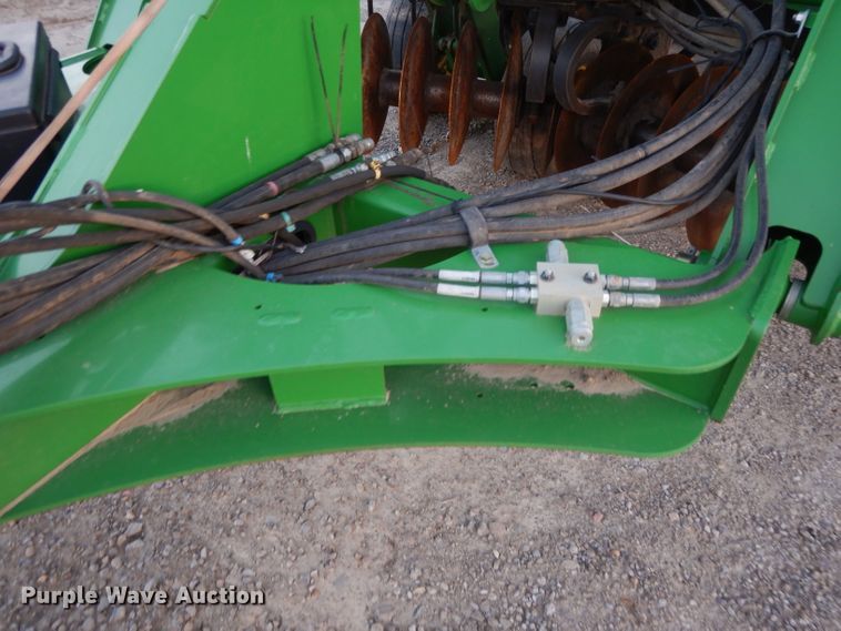 image for item DE2511 2013 John Deere 2623VT vertical tillage