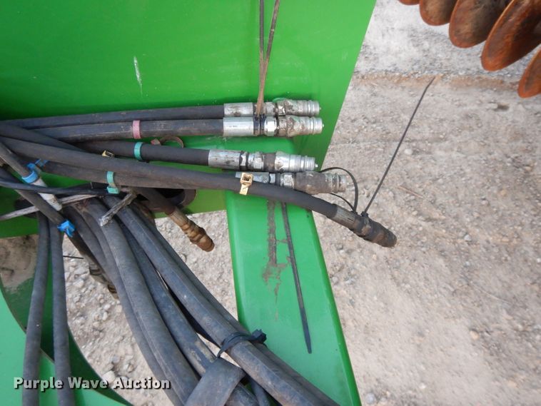 image for item DE2511 2013 John Deere 2623VT vertical tillage