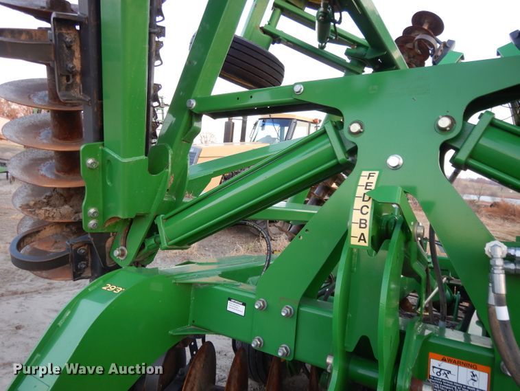 image for item DE2511 2013 John Deere 2623VT vertical tillage