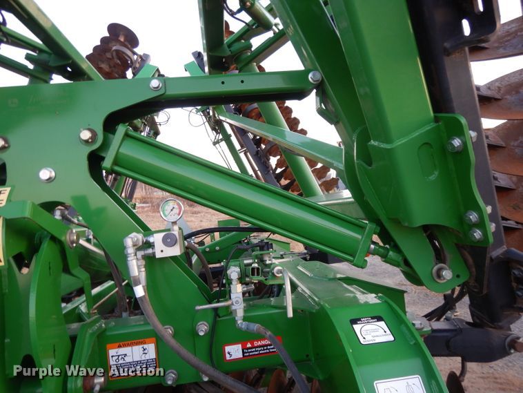 image for item DE2511 2013 John Deere 2623VT vertical tillage