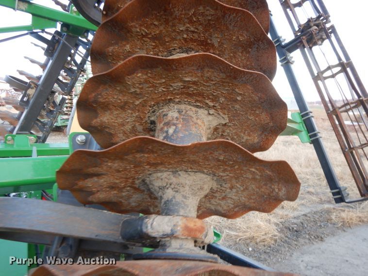 image for item DE2511 2013 John Deere 2623VT vertical tillage
