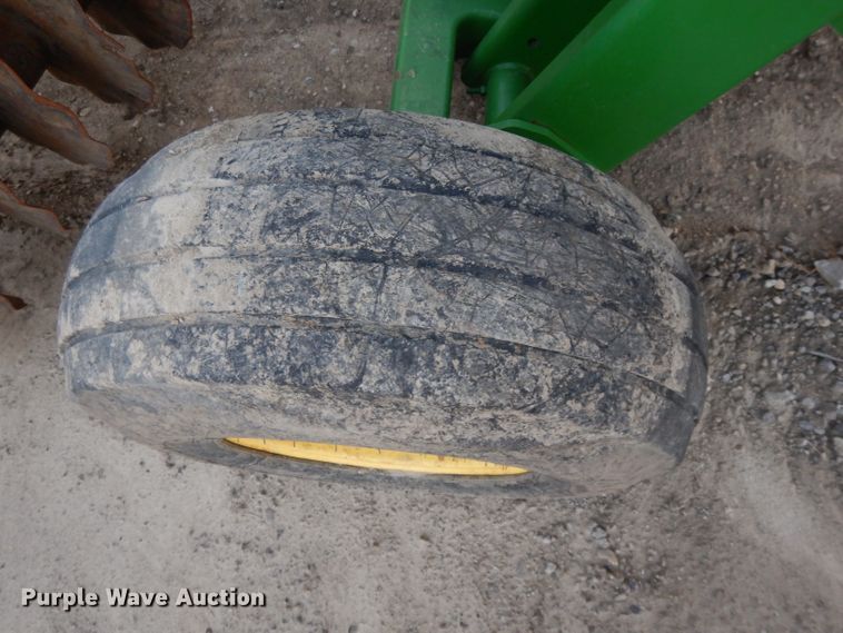 image for item DE2511 2013 John Deere 2623VT vertical tillage