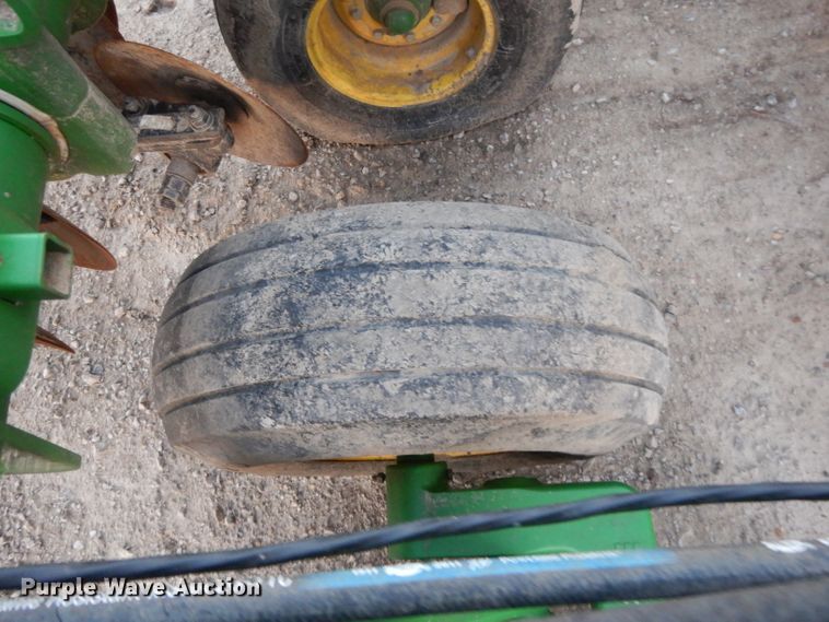 image for item DE2511 2013 John Deere 2623VT vertical tillage