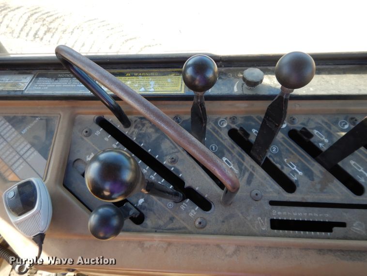 image for item DE2512 1993 Caterpillar Challenger 75C  tractor