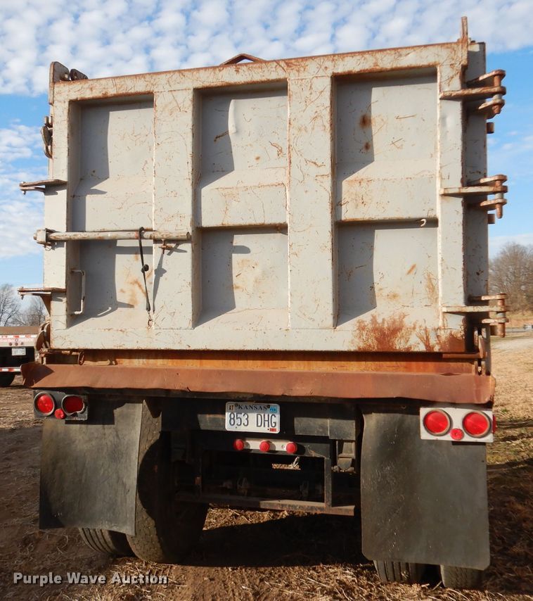 image for item DE2513 1990 Borco DS end dump trailer