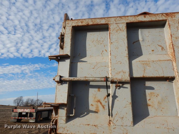 image for item DE2513 1990 Borco DS end dump trailer