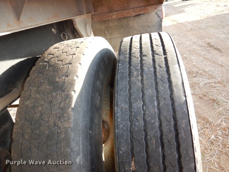 image for item DE2513 1990 Borco DS end dump trailer