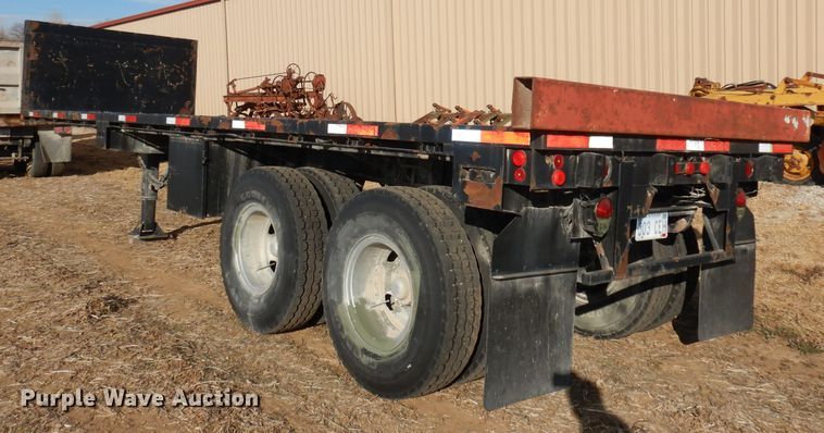 image for item DE2515 1981 Fontaine flatbed trailer