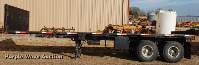 image for item DE2515 1981 Fontaine flatbed trailer