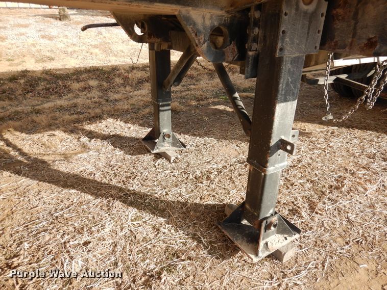 image for item DE2515 1981 Fontaine flatbed trailer