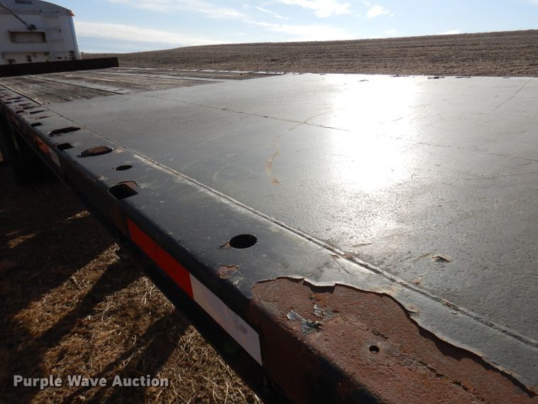 image for item DE2515 1981 Fontaine flatbed trailer