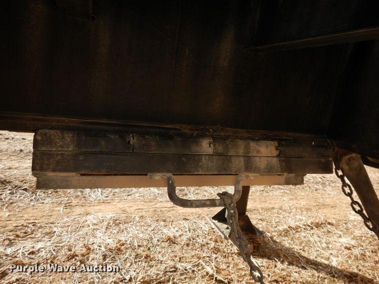 image for item DE2515 1981 Fontaine flatbed trailer