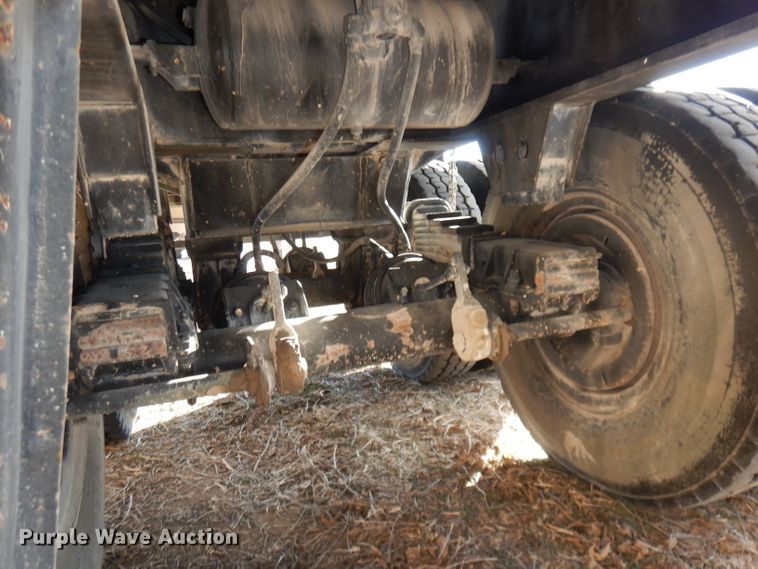 image for item DE2515 1981 Fontaine flatbed trailer