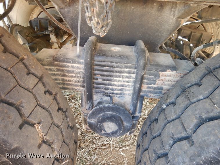 image for item DE2515 1981 Fontaine flatbed trailer