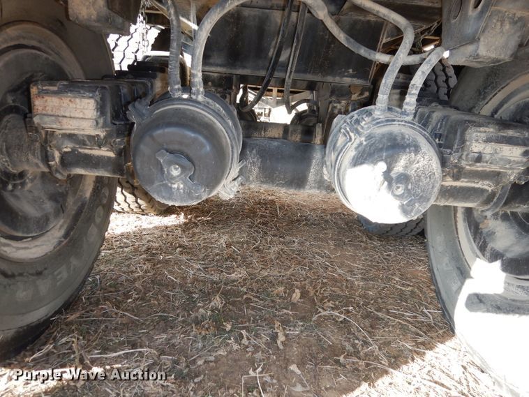 image for item DE2515 1981 Fontaine flatbed trailer