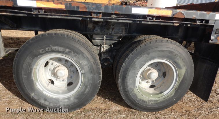 image for item DE2515 1981 Fontaine flatbed trailer