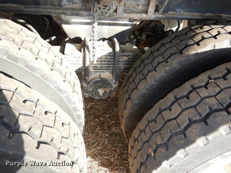 image for item DE2515 1981 Fontaine flatbed trailer