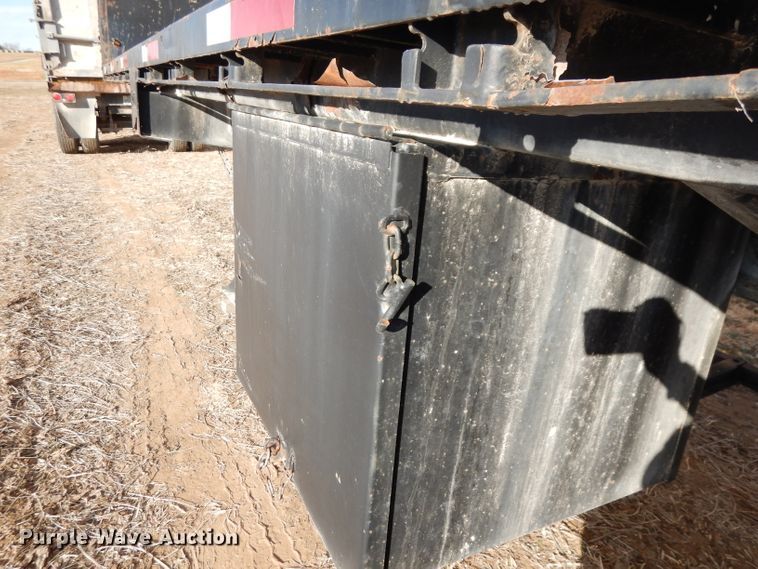 image for item DE2515 1981 Fontaine flatbed trailer