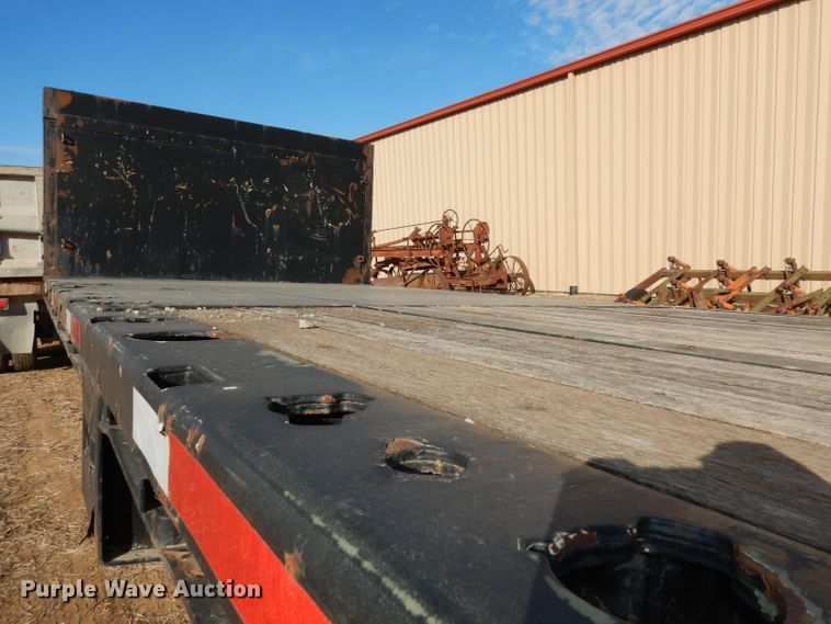 image for item DE2515 1981 Fontaine flatbed trailer