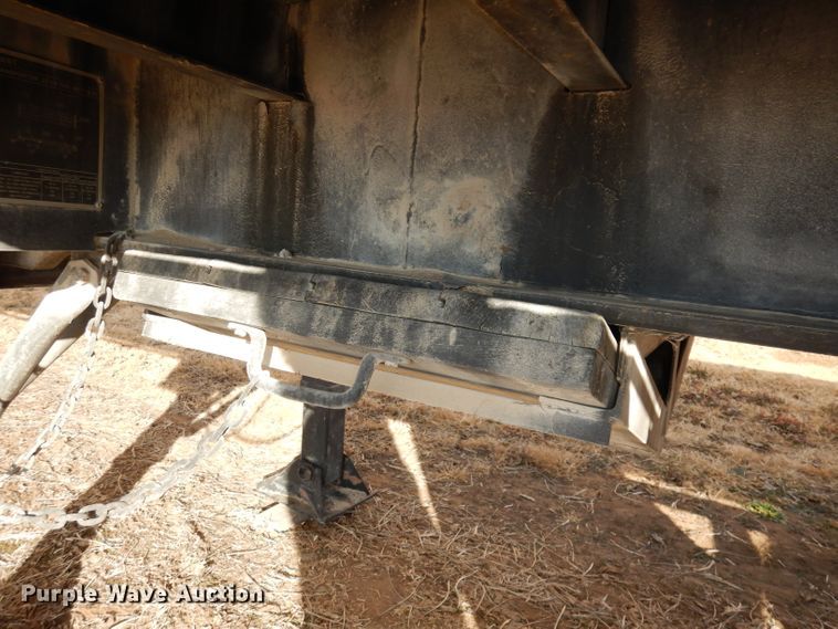 image for item DE2515 1981 Fontaine flatbed trailer