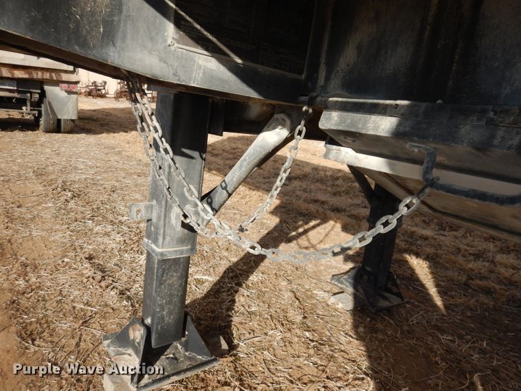 image for item DE2515 1981 Fontaine flatbed trailer