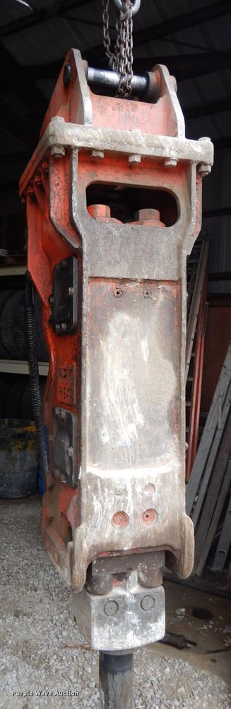 image for item DE2518 NPK H-8XA breaker