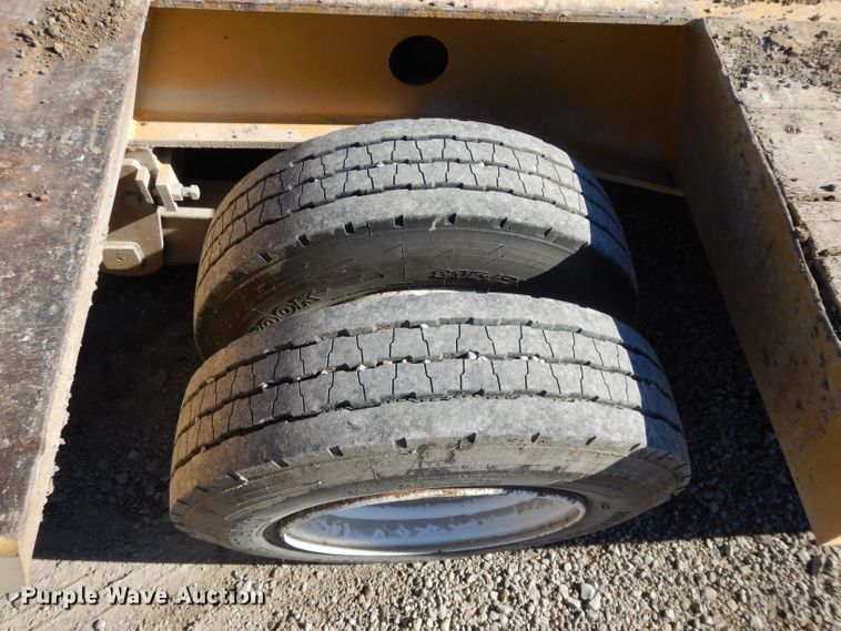 image for item DE2519 2011 Etnyre R35TL lowboy equipment trailer