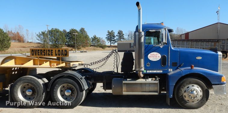 image for item DE2520 1996 Peterbilt 377  semi truck